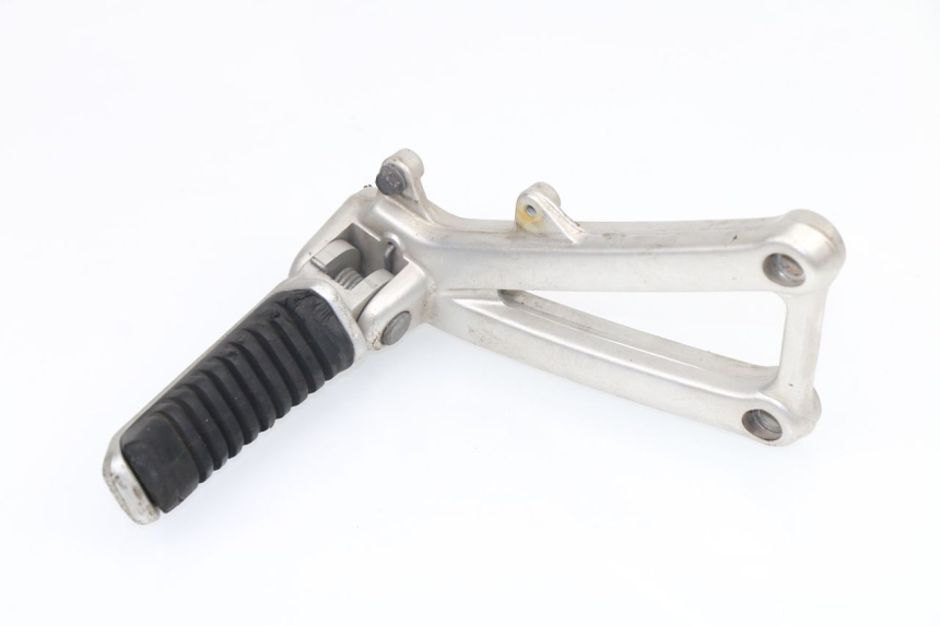 photo de FRONT RIGHT FOOTREST MOUNT DUCATI ST2 944 (1997 - 2003)