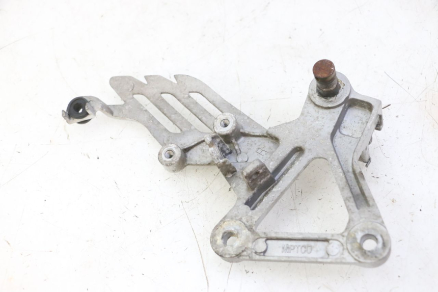 photo de FRONT RIGHT FOOTREST MOUNT STAHO FH 50 (2018 - 2019)