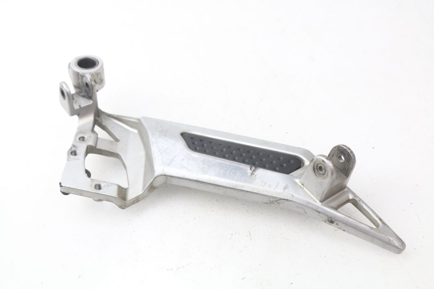 photo de FRONT RIGHT FOOTREST MOUNTING PLATE YAMAHA FJR ABS 1300 (2006 - 2012)