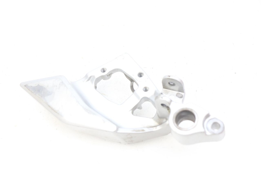 photo de RIGHT FRONT FOOTREST BRACKET YAMAHA FJR ABS 1300 (2016 - 2020)