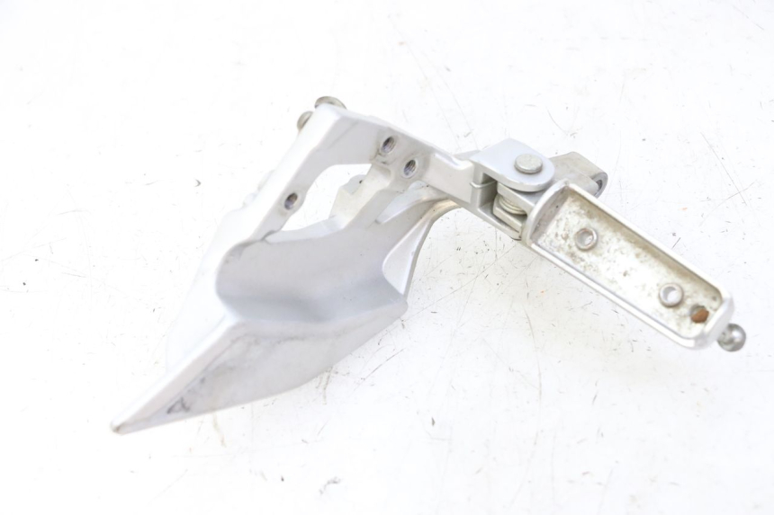 photo de RIGHT FRONT FOOTREST BRACKET YAMAHA FJR ABS 1300 (2016 - 2020)
