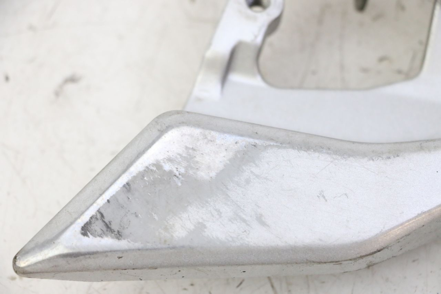 photo de RIGHT FRONT FOOTREST BRACKET YAMAHA FJR ABS 1300 (2016 - 2020)