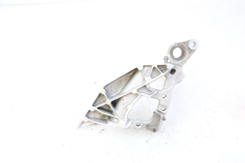 photo de RIGHT FRONT FOOTREST BRACKET YAMAHA FJR ABS 1300 (2016 - 2020)