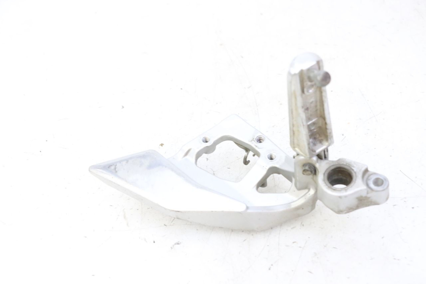 photo de RIGHT FRONT FOOTREST BRACKET YAMAHA FJR ABS 1300 (2016 - 2020)