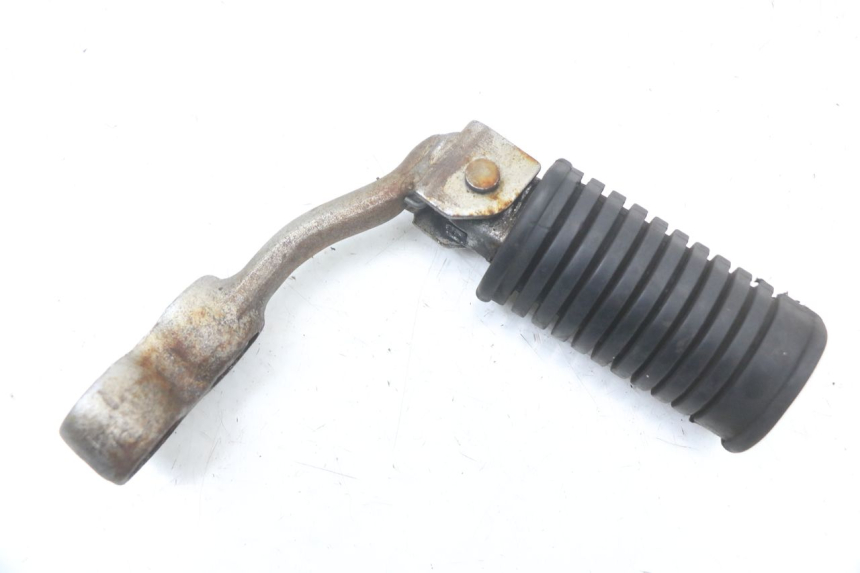 photo de FRONT RIGHT FOOTREST MOUNT SUZUKI GSX E 250 (1982 - 1983)
