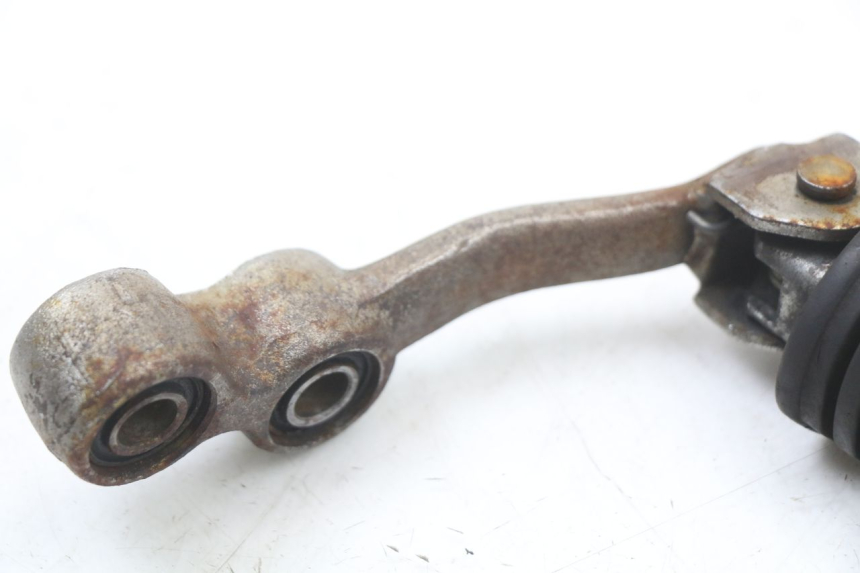 photo de FRONT RIGHT FOOTREST MOUNT SUZUKI GSX E 250 (1982 - 1983)