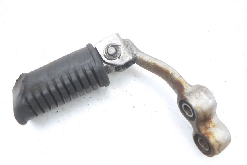 photo de FRONT RIGHT FOOTREST MOUNT SUZUKI GSX E 250 (1982 - 1983)