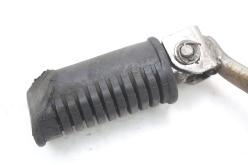 photo de FRONT RIGHT FOOTREST MOUNT SUZUKI GSX E 250 (1982 - 1983)