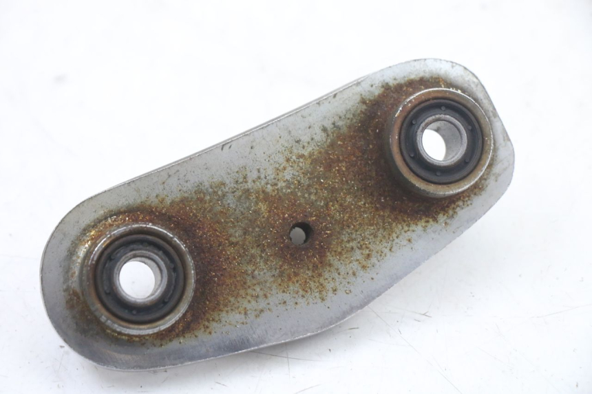 photo de FRONT RIGHT FOOTREST MOUNT HONDA VT C2 SHADOW 750 (1997 - 2001)