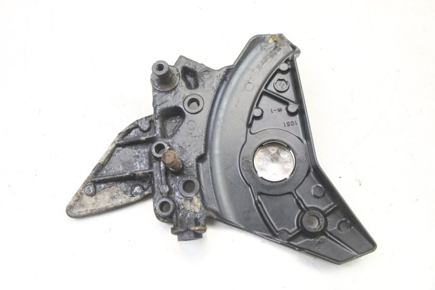 photo de FRONT RIGHT FOOTREST MOUNT KAWASAKI ZR7 ZR-7 S 750 (1999 - 2004)