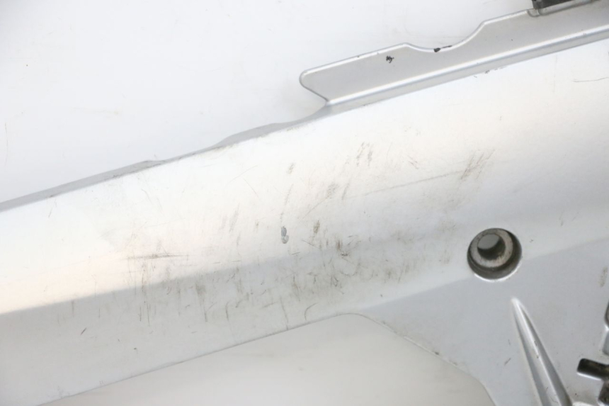 photo de FRONT RIGHT FOOTREST MOUNT BMW R RT ABS 1200 (2010 - 2014) - Markings and original references