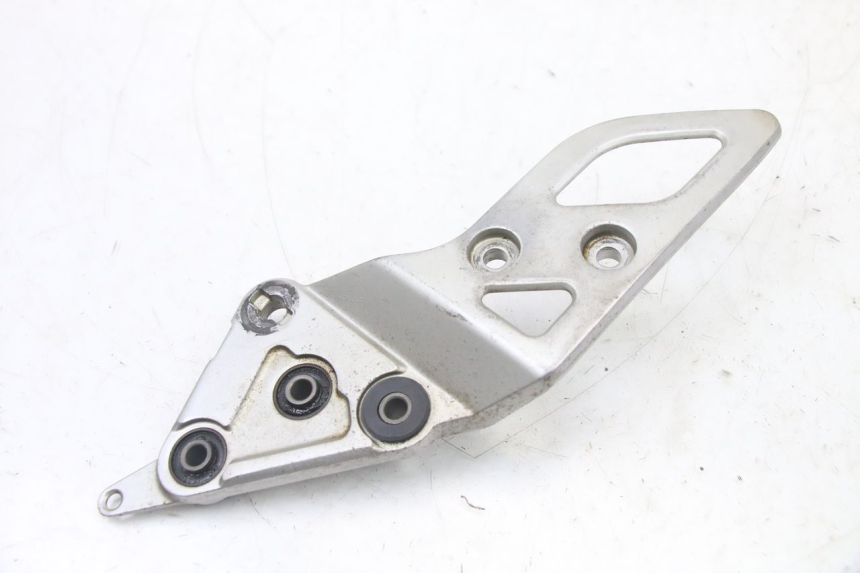 photo de FRONT RIGHT FOOTREST MOUNT SUZUKI GSX F GSXF 650 (2007 - 2015)