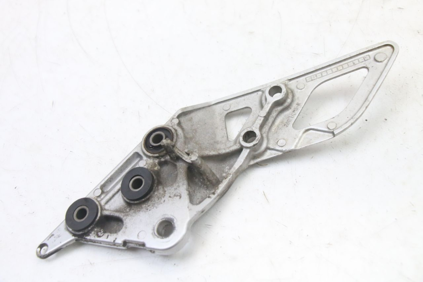 photo de FRONT RIGHT FOOTREST MOUNT SUZUKI GSX F GSXF 650 (2007 - 2015)