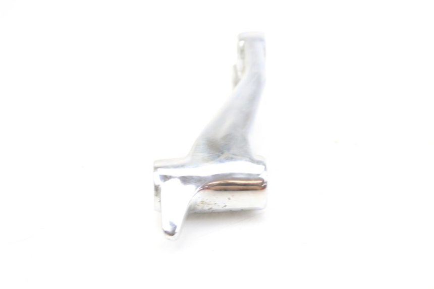 photo de RIGHT FRONT FOOTREST BRACKET SYM HUSKY 125 (1999 - 2005)