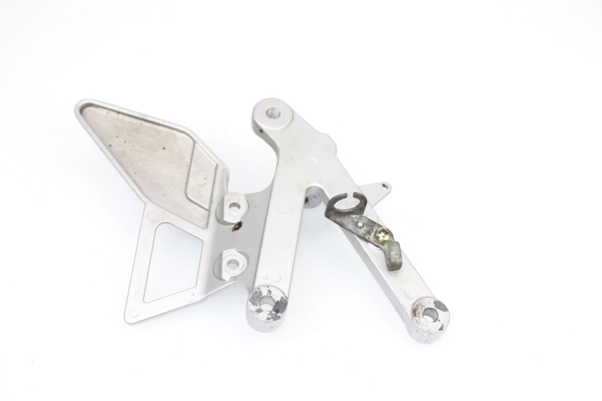 photo de FRONT RIGHT FOOTREST MOUNT MBK X-POWER 50 (2003 - 2017)