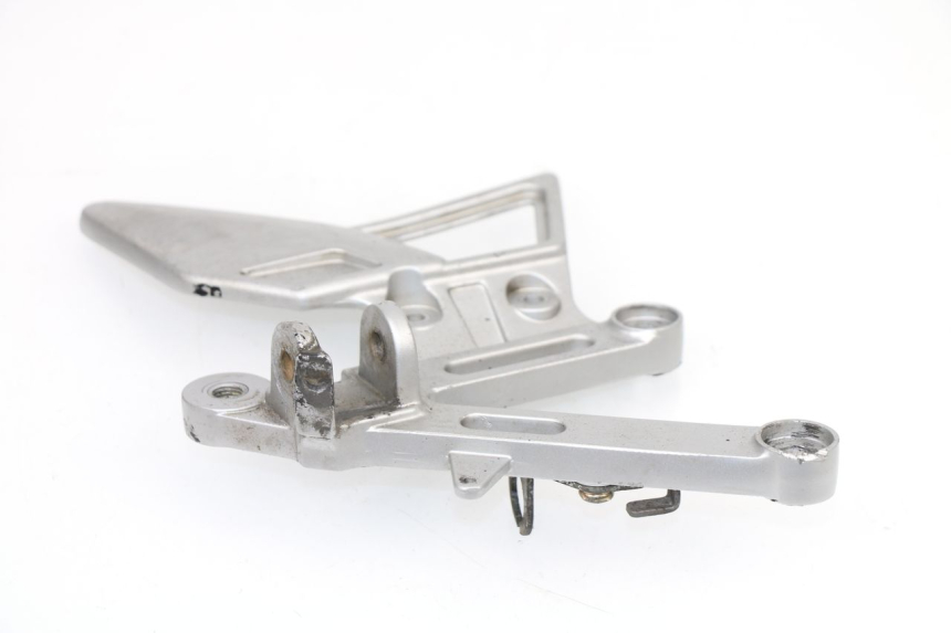 photo de FRONT RIGHT FOOTREST MOUNT MBK X-POWER 50 (2003 - 2017)