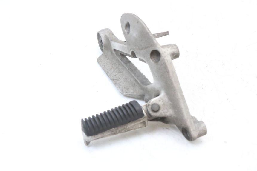 photo de FRONT RIGHT FOOTREST MOUNT YAMAHA XJ600 XJ DIVERSION 600 (1992 - 1997)
