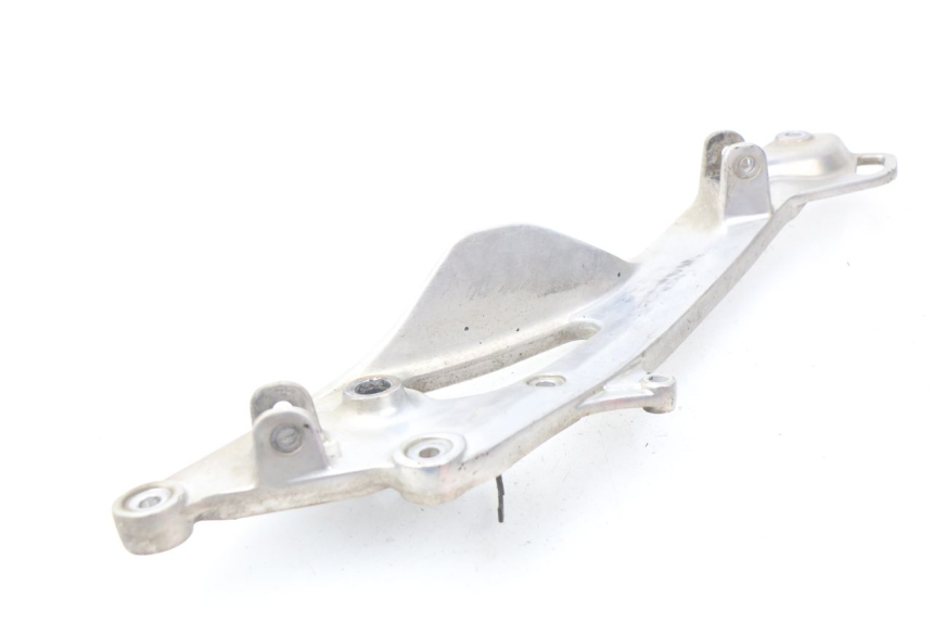 photo de FRONT RIGHT FOOTREST MOUNT YAMAHA TDM ABS 900 (2002 - 2014)