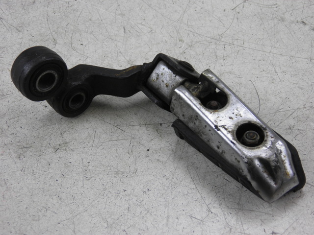 photo de FRONT RIGHT FOOTREST MOUNT YAMAHA XJ F 900 (1983 - 1994)