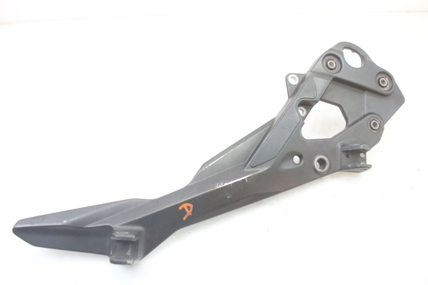 photo de FRONT RIGHT FOOTREST MOUNT YAMAHA XJ6 ABS 600 (2008 - 2016)