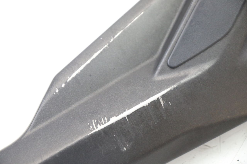 photo de FRONT RIGHT FOOTREST MOUNT YAMAHA XJ6 ABS 600 (2008 - 2016)