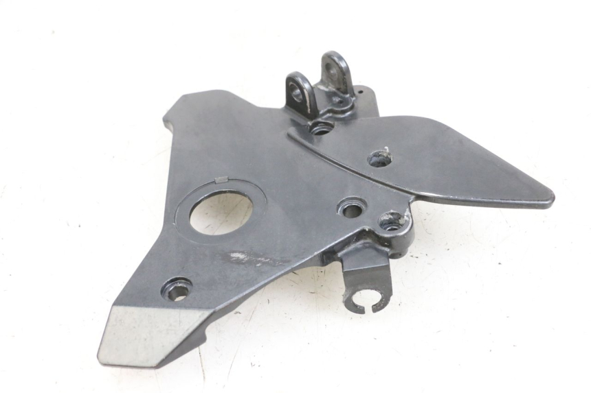 photo de FRONT RIGHT FOOTREST MOUNT KAWASAKI ZR 7 750 (1999 - 2001) - Product overview