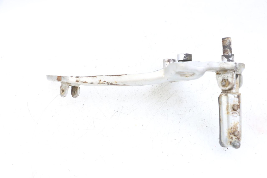 photo de FRONT LEFT FOOTREST MOUNT MAG POWER BOMBERS 4T 50 (2016 - 2026) - Zoom on usage condition