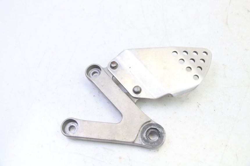 photo de LEFT FRONT FOOTREST BRACKET HONDA CBR RR FIREBLADE 900 (1992 - 1994)