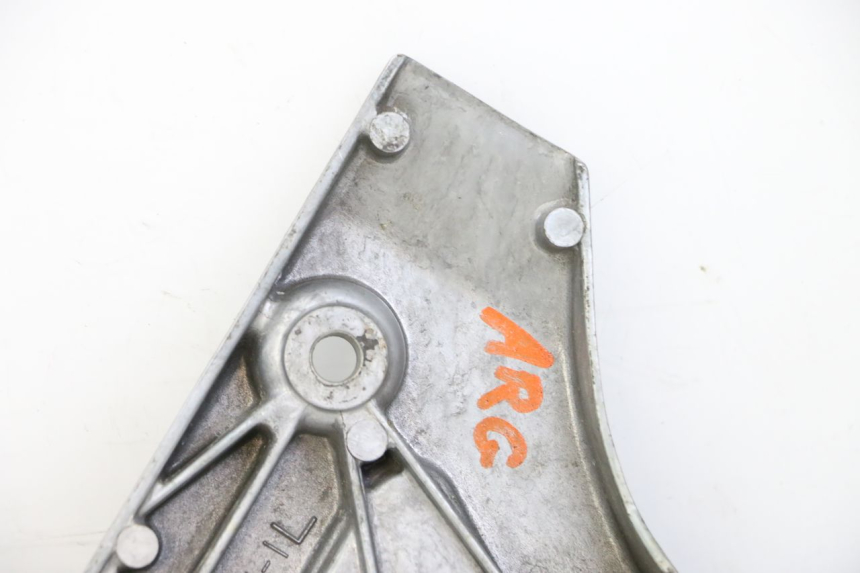 photo de FRONT LEFT FOOTREST MOUNT YAMAHA FJ 36Y 1100 (1984 - 1985)