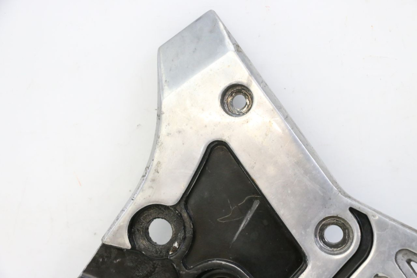 photo de FRONT LEFT FOOTREST MOUNT YAMAHA FJ 36Y 1100 (1984 - 1985)