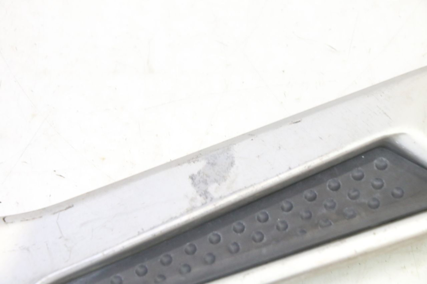 photo de LEFT FRONT FOOTREST BRACKET YAMAHA FJR ABS 1300 (2006 - 2012)