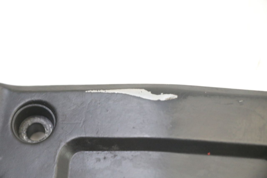 photo de FRONT LEFT FOOTREST MOUNT BMW K 75 RT 750 (1989 - 1997)
