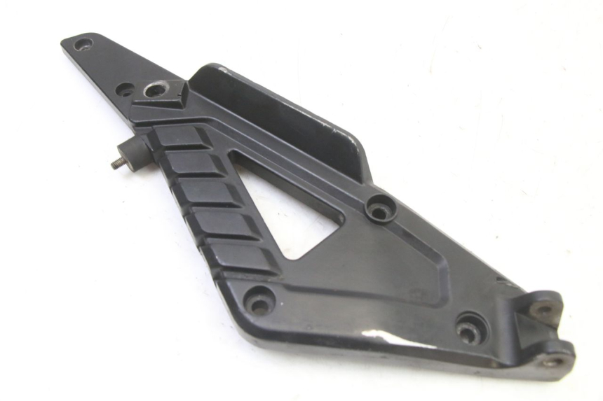 photo de FRONT LEFT FOOTREST MOUNT BMW K 75 RT 750 (1989 - 1997)