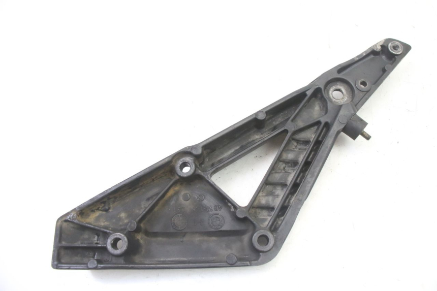 photo de FRONT LEFT FOOTREST MOUNT BMW K 75 RT 750 (1989 - 1997)