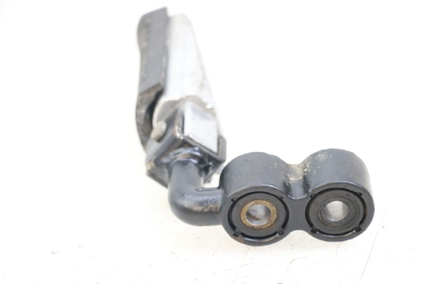photo de FRONT LEFT FOOTREST MOUNT KYMCO K-PW K-PIPE 50 (2012 - 2017)