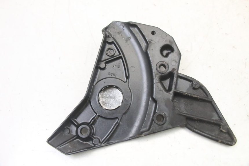 photo de FRONT LEFT FOOTREST MOUNT KAWASAKI ZR7 ZR-7 S 750 (1999 - 2004)