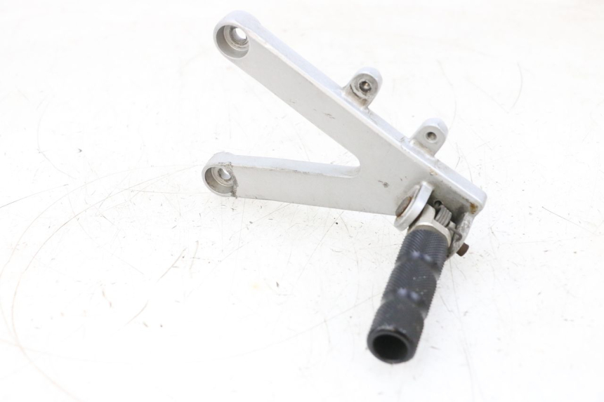 photo de FRONT LEFT FOOTREST MOUNT HONDA NSR R 125 (1994 - 2003) - Main view