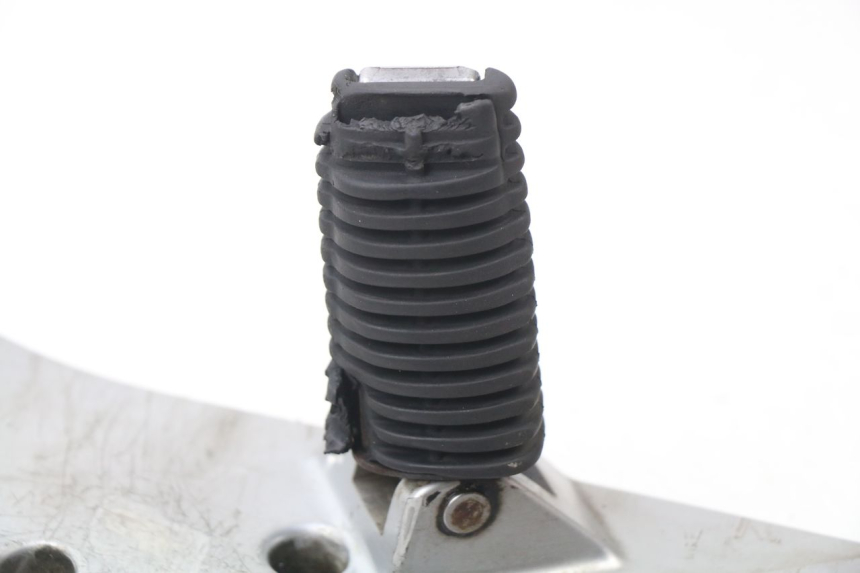 photo de FRONT LEFT FOOTREST MOUNT BMW R RT ABS 1150 (2000 - 2004)