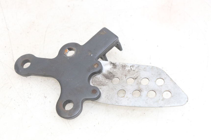 photo de LEFT FRONT FOOTREST BRACKET YAMASAKI ROADSTER 50 (2013 - 2018)