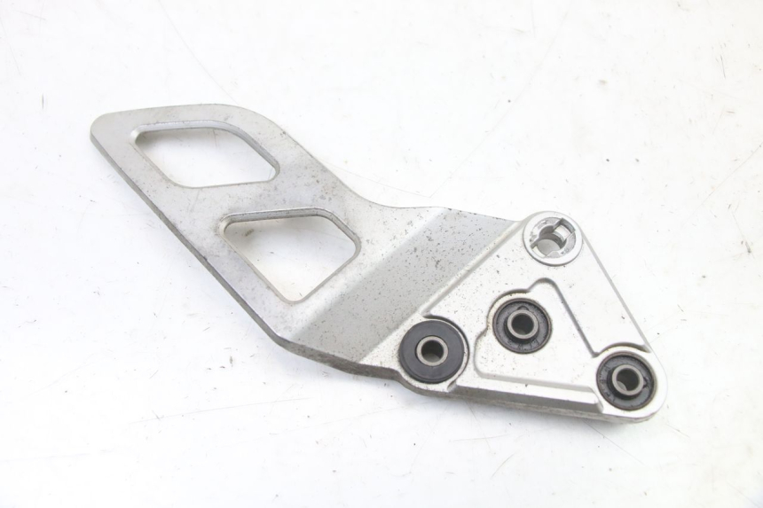 photo de FRONT LEFT FOOTREST MOUNT SUZUKI GSX F GSXF 650 (2007 - 2015)