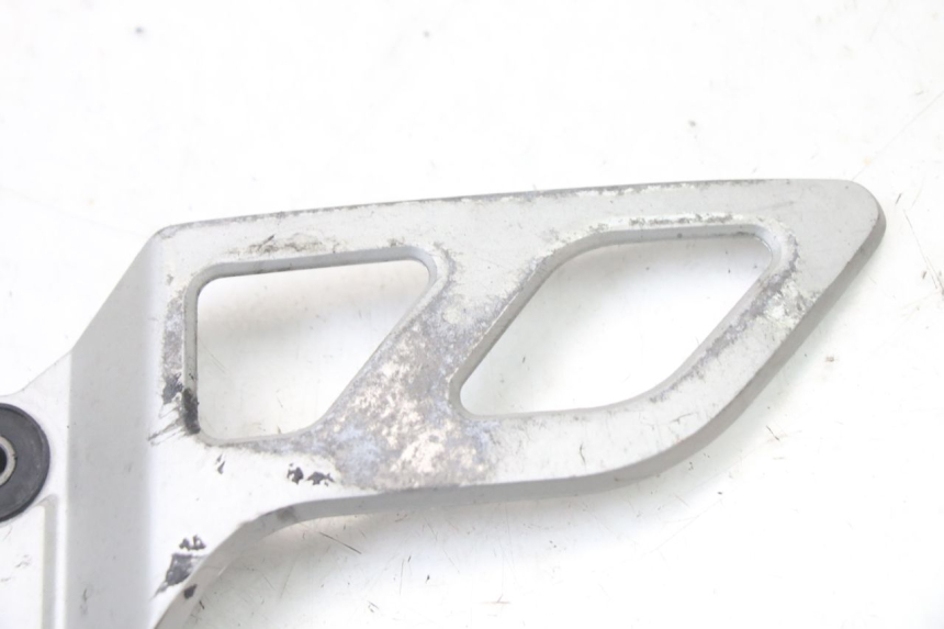 photo de FRONT LEFT FOOTREST MOUNT SUZUKI GSX F GSXF 650 (2007 - 2015)