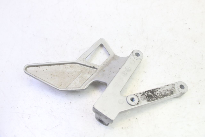 photo de FRONT LEFT FOOTREST MOUNT YAMAHA TZR 50 (2008 - 2016) - Zoom on usage condition