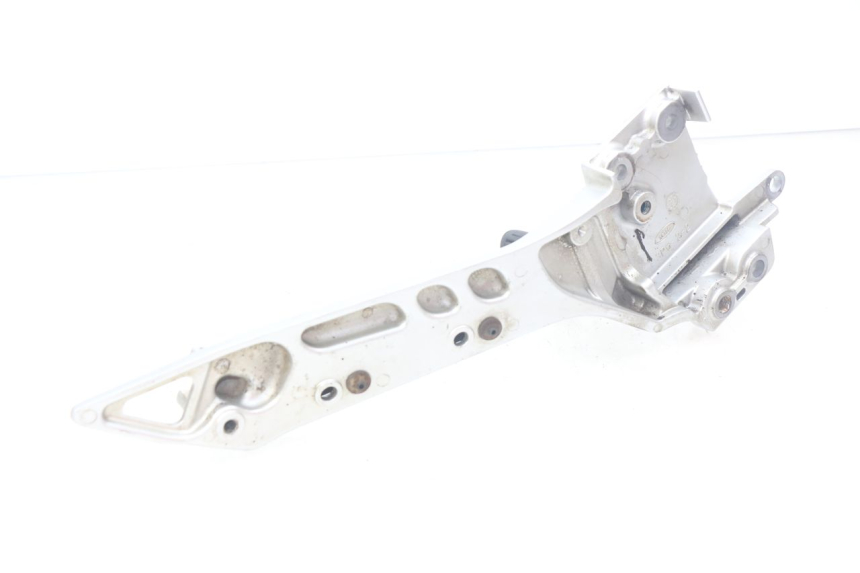 photo de LEFT FRONT FOOTREST BRACKET YAMAHA FJR ABS 1300 (2006 - 2012)