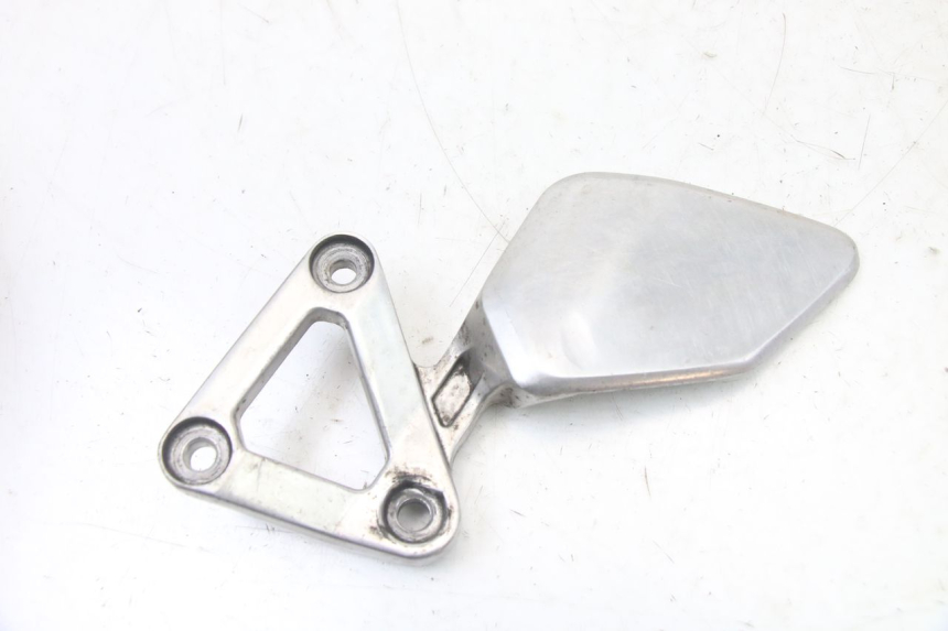 photo de LEFT FRONT FOOTREST BRACKET YAMAHA FZS FAZER 600 (2001 - 2003)