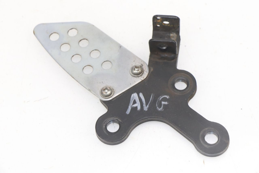 photo de LEFT FRONT FOOTREST BRACKET YAMASAKI ROADSTER 50 (2013 - 2018)