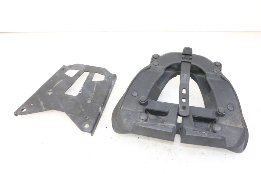 photo de PLATE TOP BOX HONDA FORZA ABS 300 (2013 - 2019)