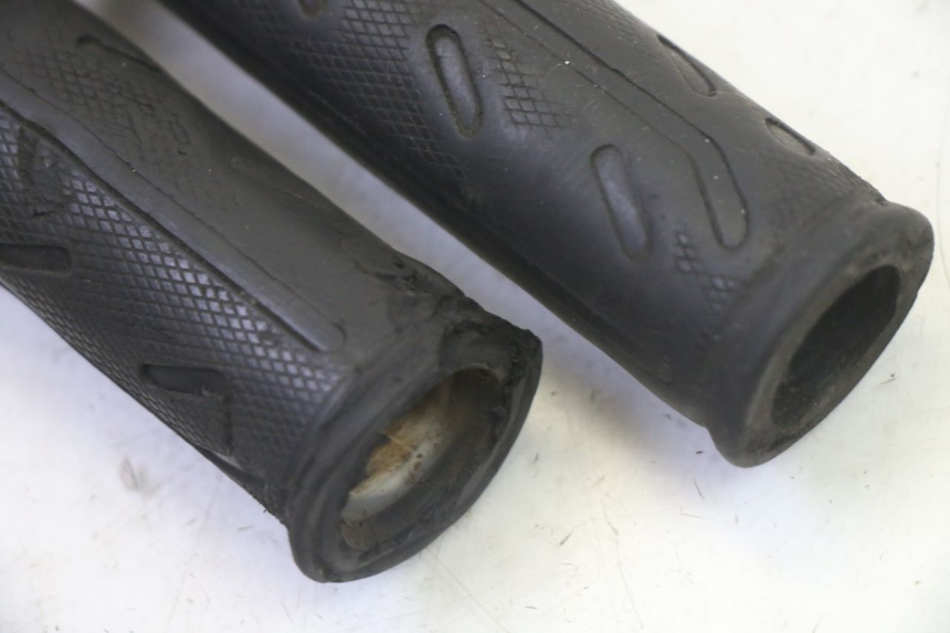 photo de THROTTLE GRIP KYMCO AGILITY NAKED RENOUVO 2T 50 (2011 - 2018)