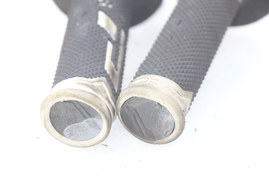 photo de THROTTLE GRIP APOLLO RFZ 125