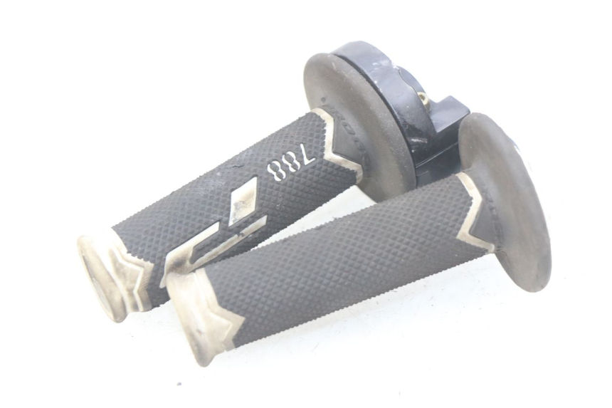 photo de THROTTLE GRIP APOLLO RFZ 125