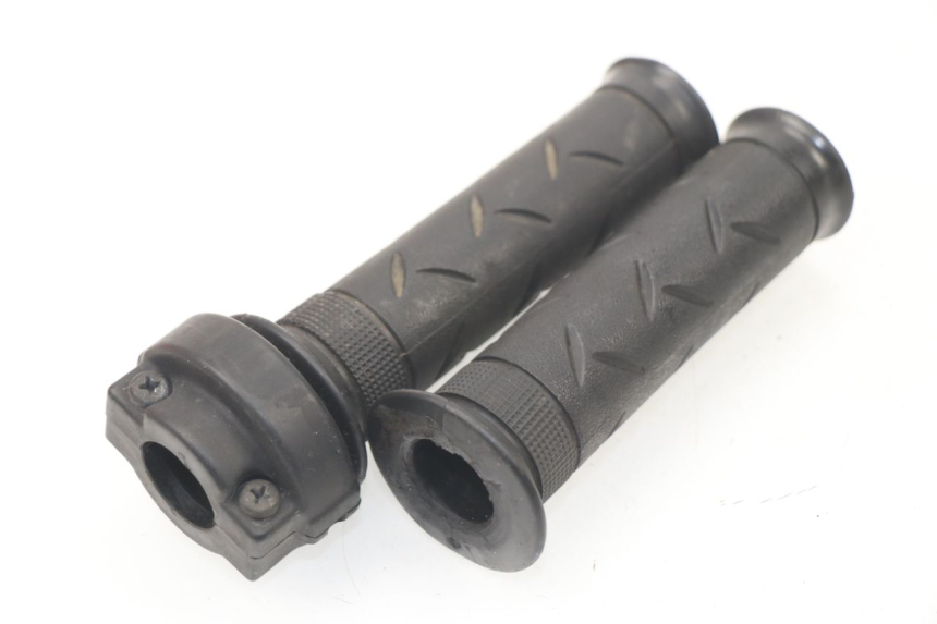 photo de THROTTLE GRIP HONDA CBF 125 (2009 - 2015)